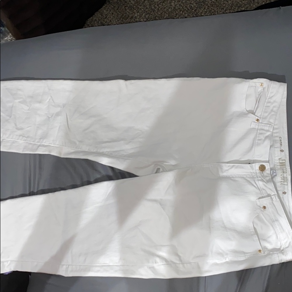 Jennifer Lopez capris